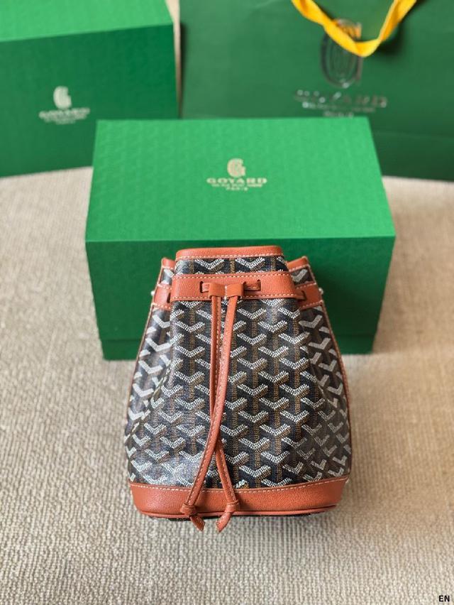 22bag与众不同难得的休闲酒脱与人的穿搭越来越舒适简单、