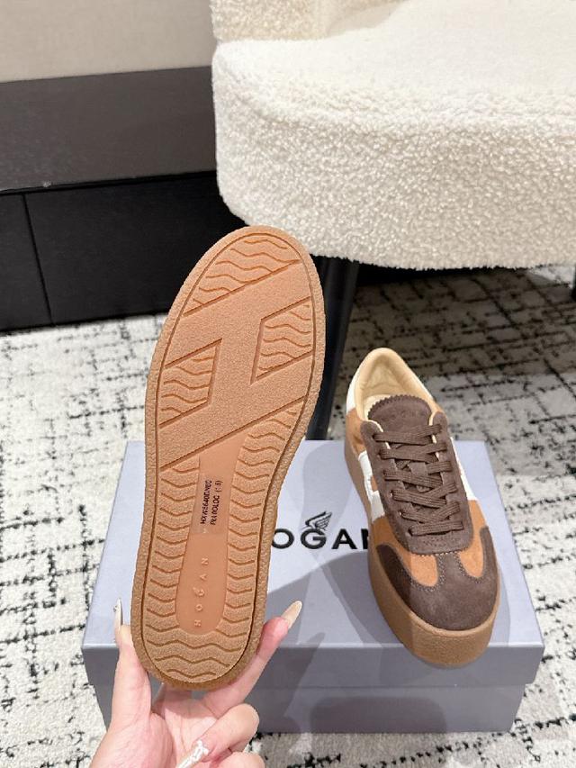 原版购入开发 做货 这款Platform系列运动休闲鞋，线条勾绘