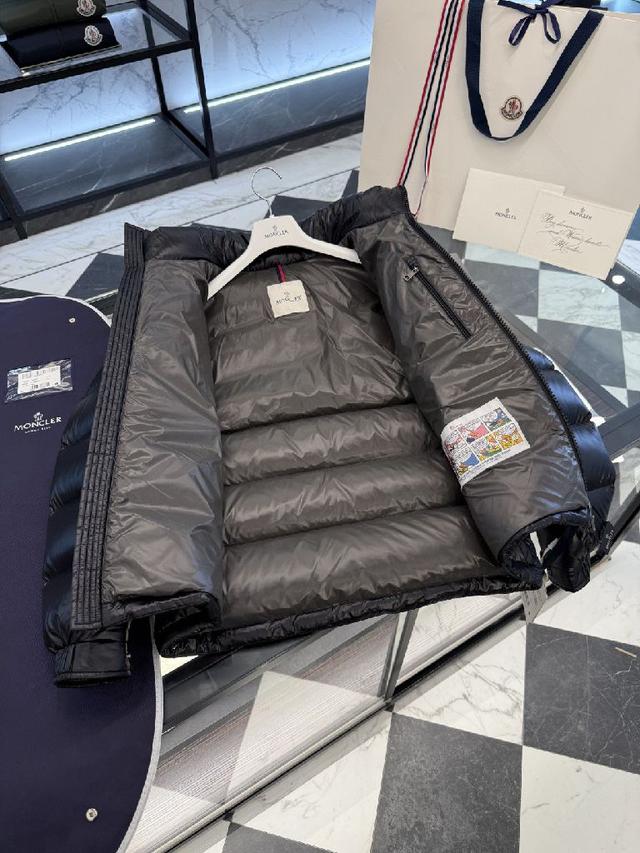 Moncler Maya经典羽绒服夹