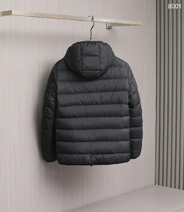 265MONCLER2025秋冬最新款羽绒服。翻领衬衣款设计，商务与休闲