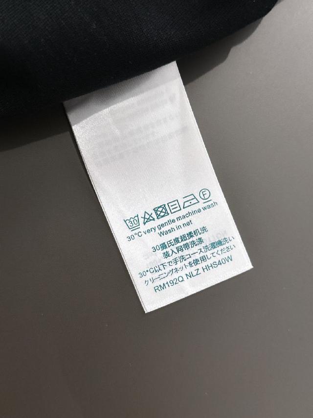 2025SS春夏最新款圆领时尚短袖T恤，官网同步，专柜纯棉面料