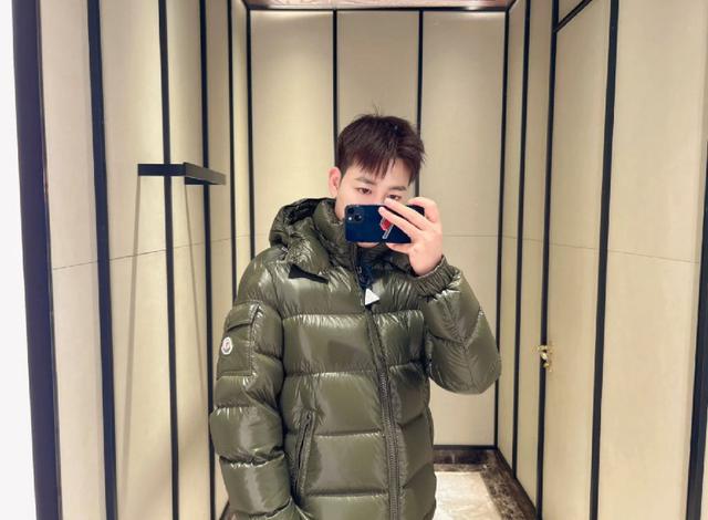 Moncler Maya经典羽绒服夹
