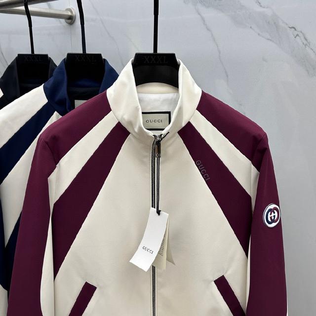 驰立领夹克外套，logo印花，秋季爆款外套，颗粒绒面料穿上就是舒适自