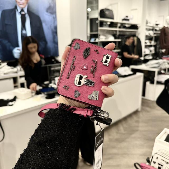 美國🇺🇸 Karl 老佛爺徽章貓咪短夾#03/06晚上8點