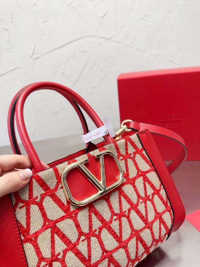 Valentino 华伦天奴Loco 绝美仙女必备 也太好看了叭 手提单肩包