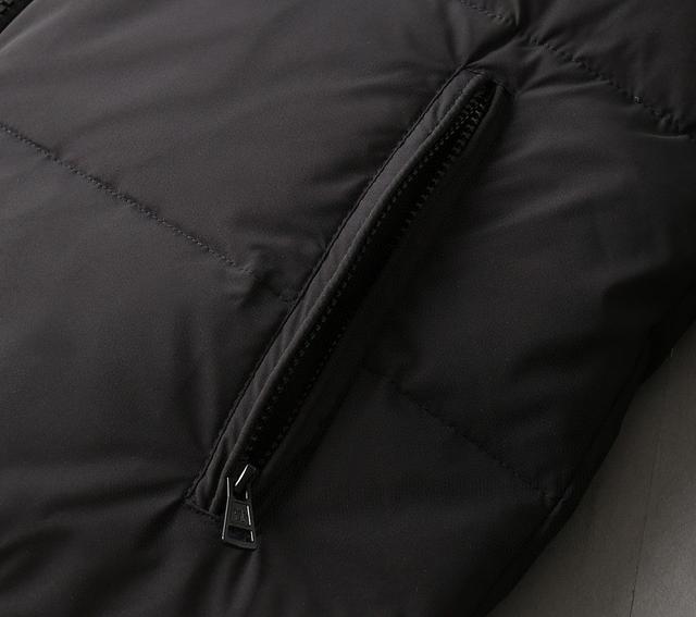 新款羽绒服 原版1:1订制五金配件全进口原版定制 欢迎专柜对