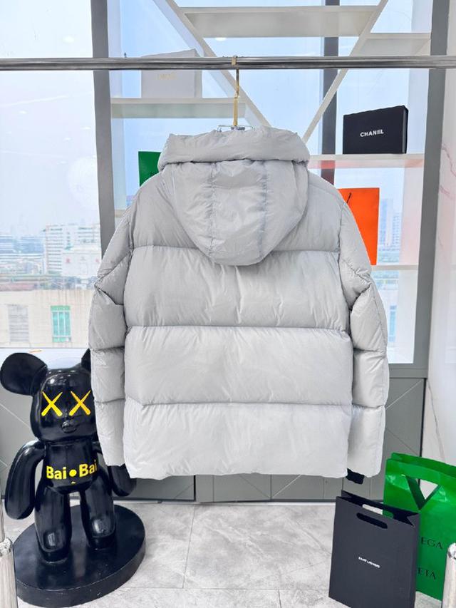 盟可睐 25新款serfanto连帽双排扣男女同款羽绒服