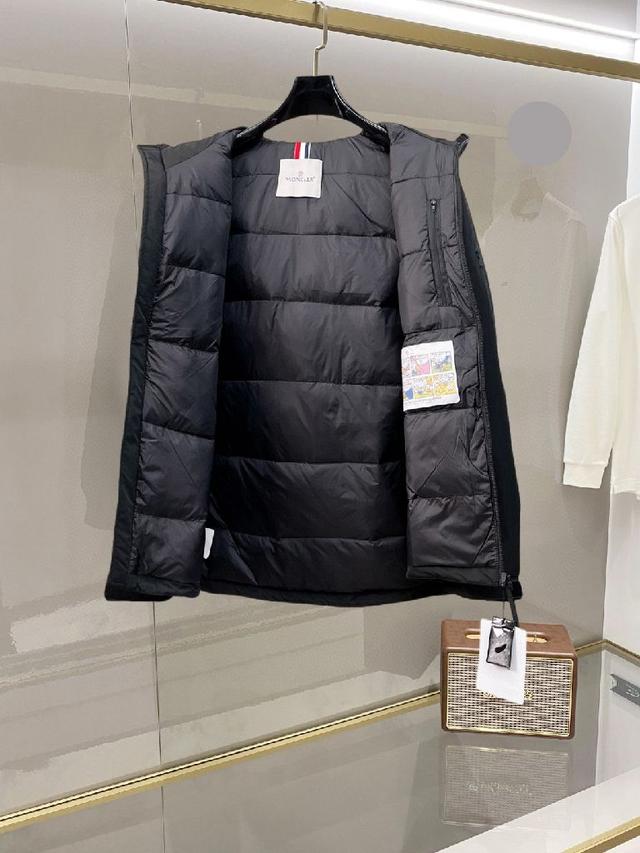 2025秋冬新款羽绒服。这款号称羽绒服届最贵的，全部90绒的