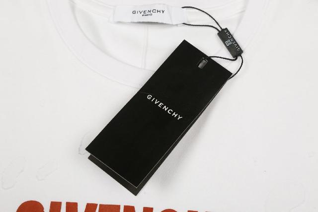 PUMA OVERSIZED T-SHIRT IN BLACK FADED 联名合作系列徽章