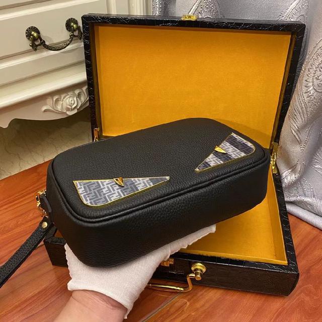 毛孔清晰可见👻 （实物拍照、无添加任何效果）顶级进口原版头层牛