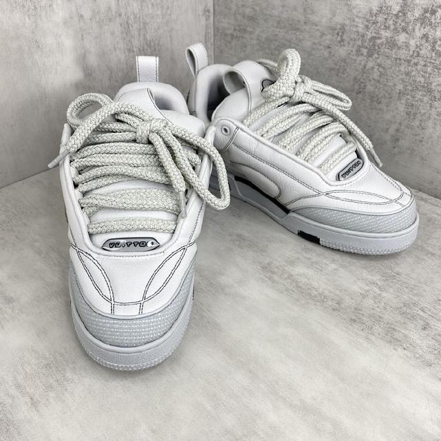 Louis*Vuitto* LV Trainer 最新款 大底和面料私模 绝对下