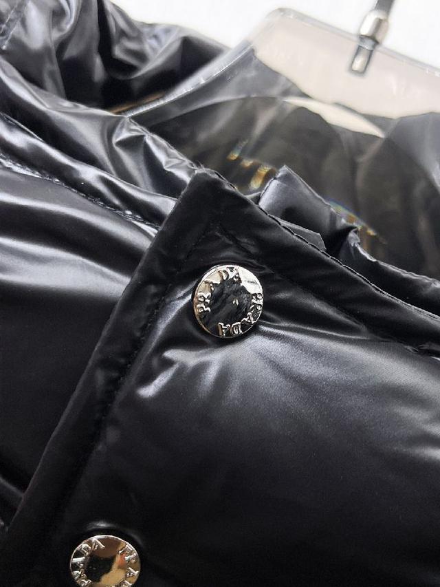 全部90绒的。带着经典的Logo组合搭配，第一眼