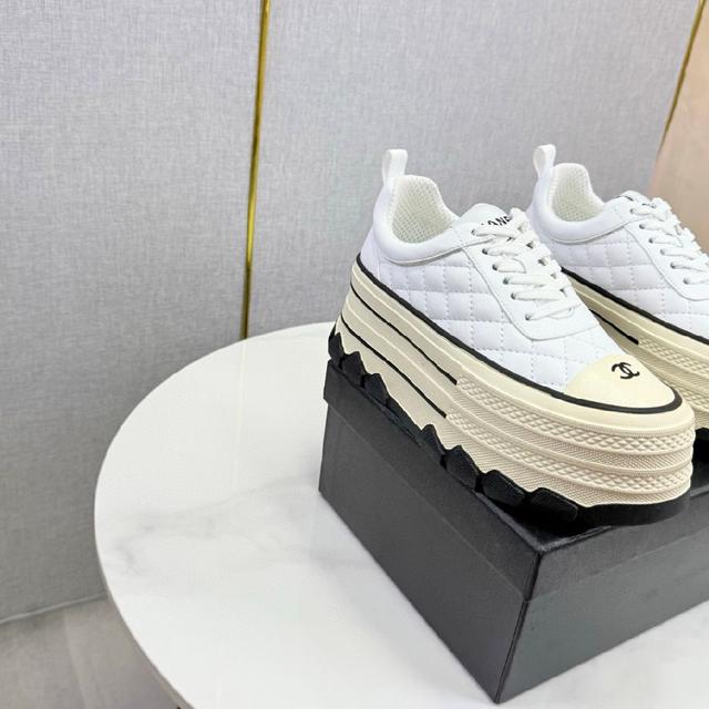 专柜同步 专柜非常火爆 非常难买的一款鞋 全网最火的厚底熊猫鞋 可