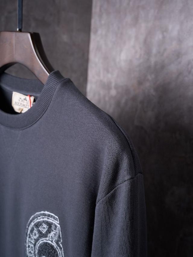 芬迪FENDI条纹针织长款毛衣