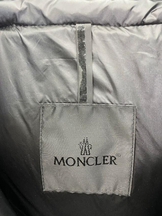 Madeira羽绒夹克是功能性衣橱的常备单品，采用Longue saison尼龙制