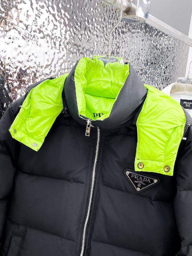 官网款2025秋冬新款羽绒服。这款号称羽绒服届最高端的