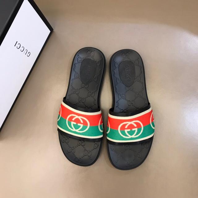 Gucci牛皮拖鞋