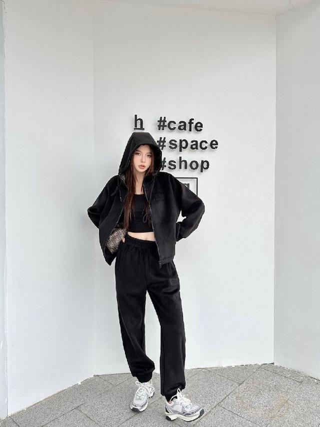 原单品质Fend*23早秋新品！法棍包包卫衣套装