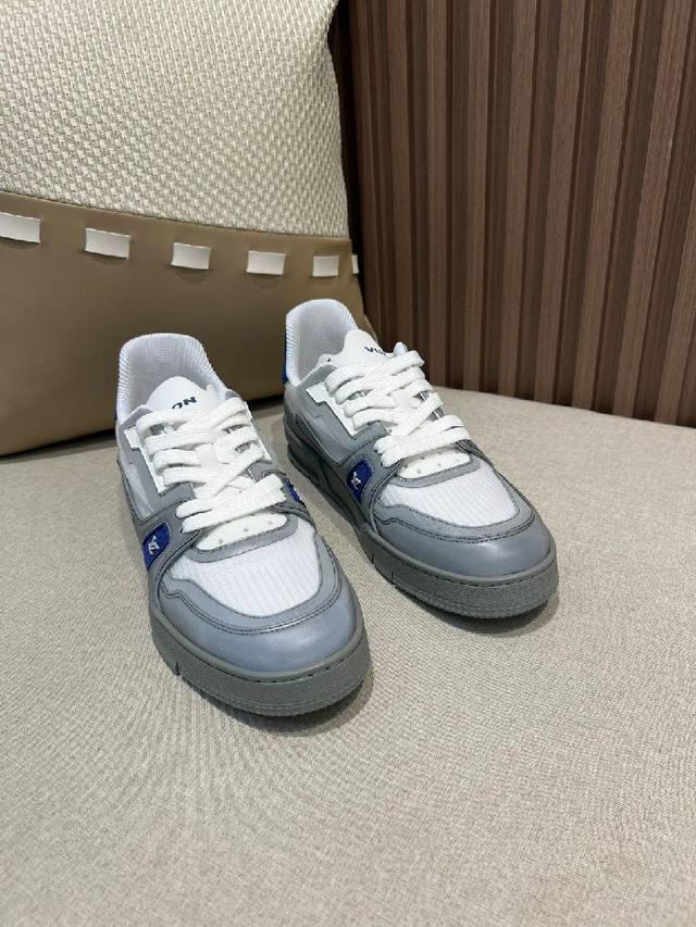 原版1：1开发复刻！上脚非常舒适 做工精细 鞋面由意大利进口