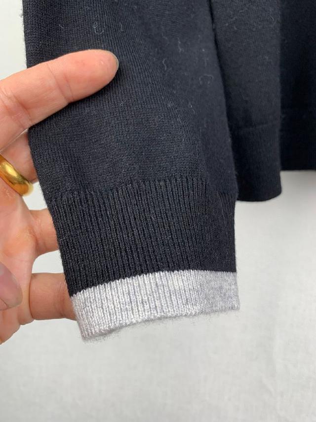 我们在原版毛纱品质的基础上调整了整体的手感和亲肤感