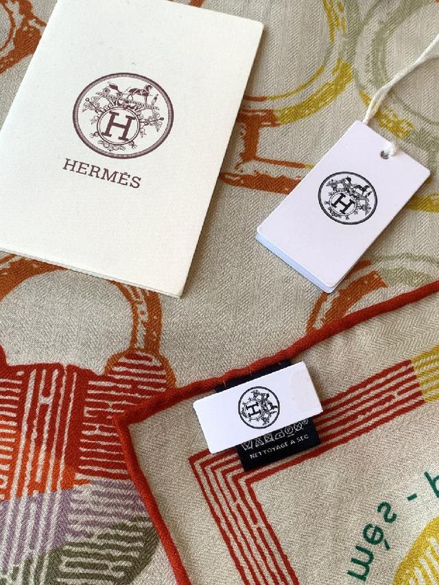 【上新❤️】 永远秉承高品质 手工卷边羊绒和真丝混纺披肩