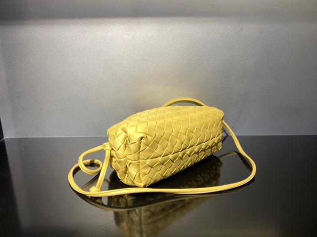 高级感满屏的Bottega veneta͙.͙饺子包