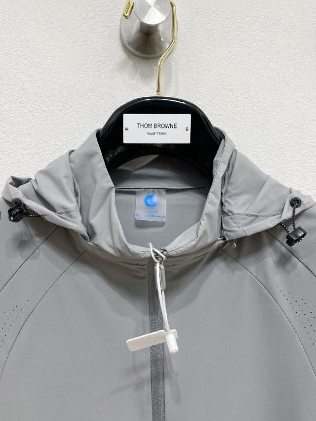 迪桑特 2025春夏新款男士防晒服轻薄外套，​独特订制防晒四面弹面料
