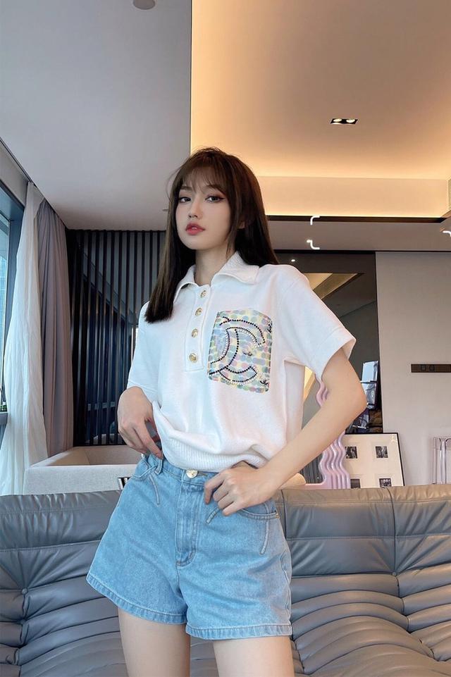 香奈儿翻领短袖