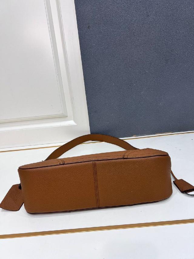 百分百真皮，爆款背包，专柜品质，原单货，款号：450958克胶黑带