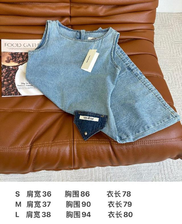 原单狠货女装 配包装 23春夏 稳稳拿捏气质 无袖设计牛仔连衣裙