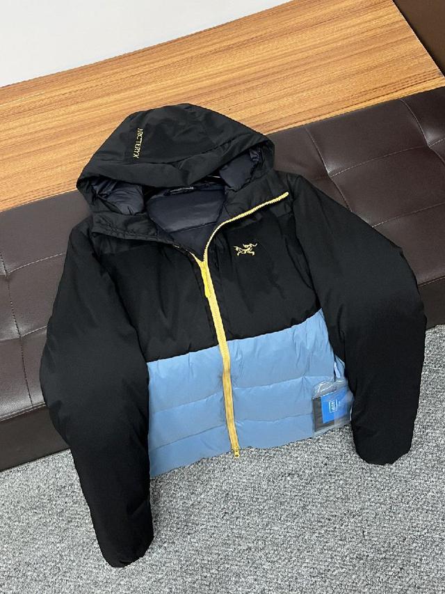 相当于哑光质感的maya，柔软亲肤的原版面料和90绒填充 是冬天保持