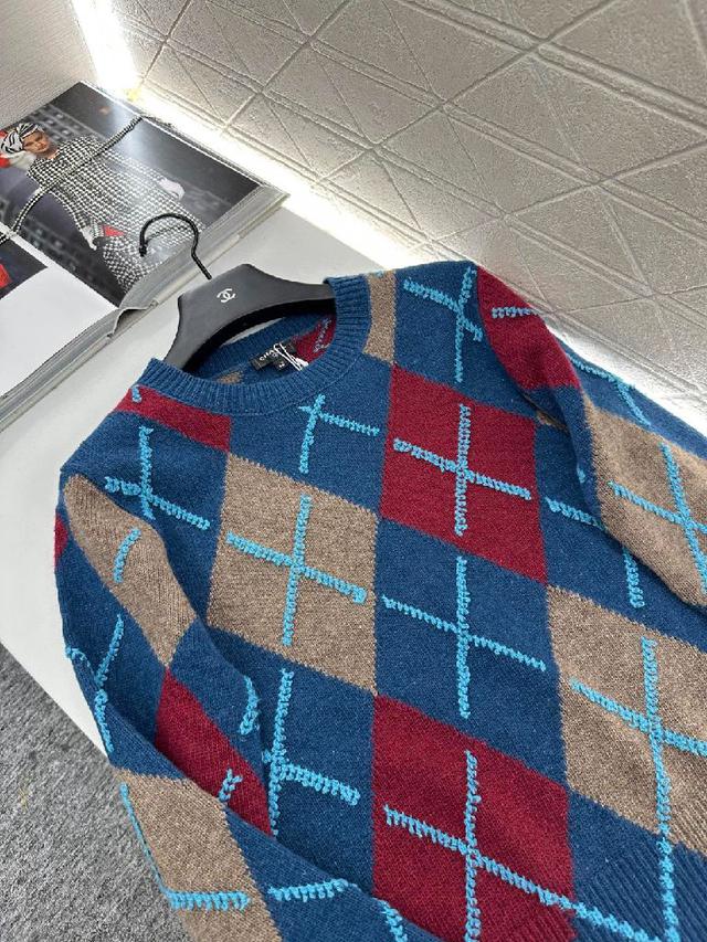 定制YB羊毛纱线织造 多重水洗 柔软舒适 圆领长袖套头毛衣剪裁