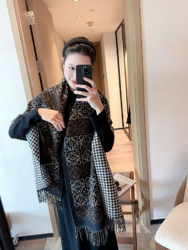 女神及日常都非常好搭配的款😍平时穿搭也非常好搭配，