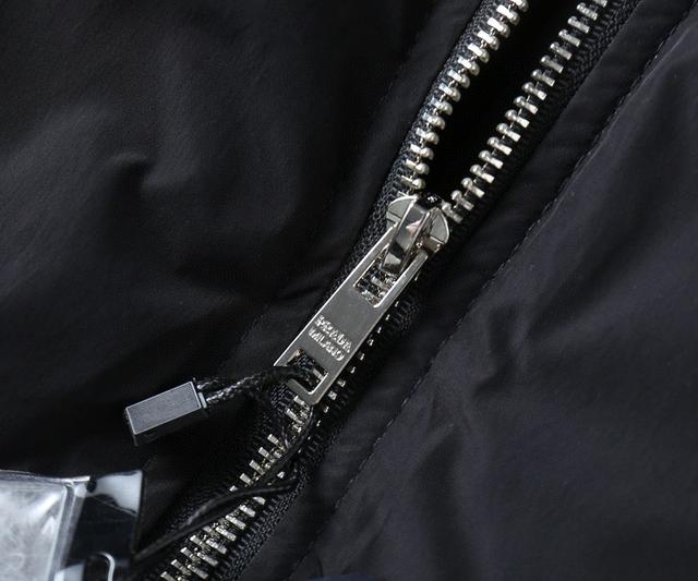 2025秋冬新款羽绒服。这款号称羽绒服届最贵的，全部90绒的。