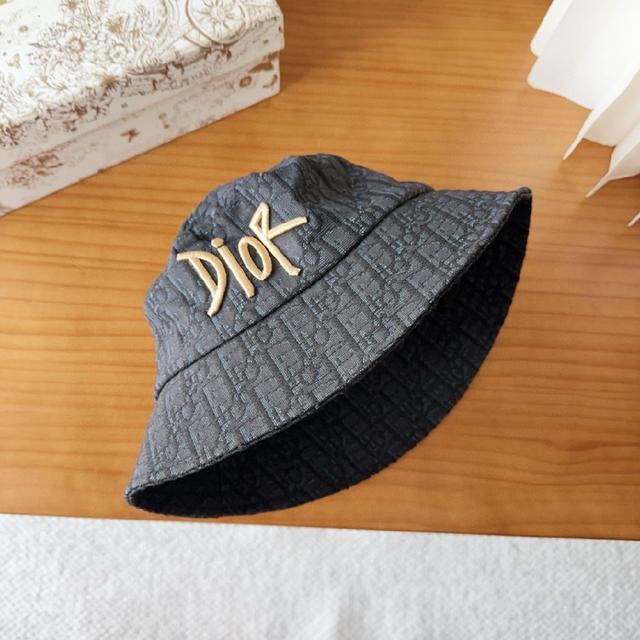 迪奥渔夫帽🧢休闲百搭款🆒 👏饱满立体高颅顶❗️