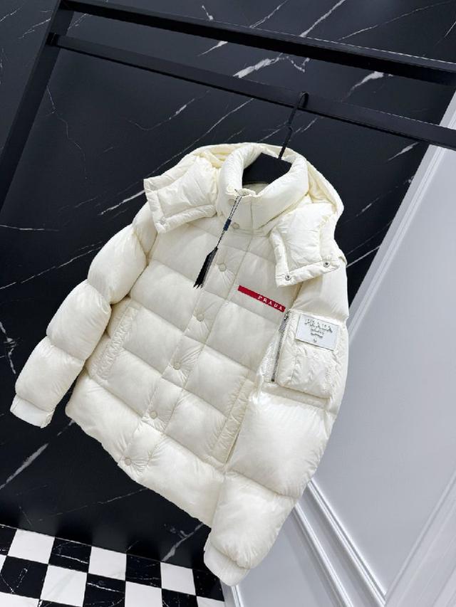 Canad 鹅黑标羽绒服 外套界中必不能缺少的大鹅黑标羽绒服