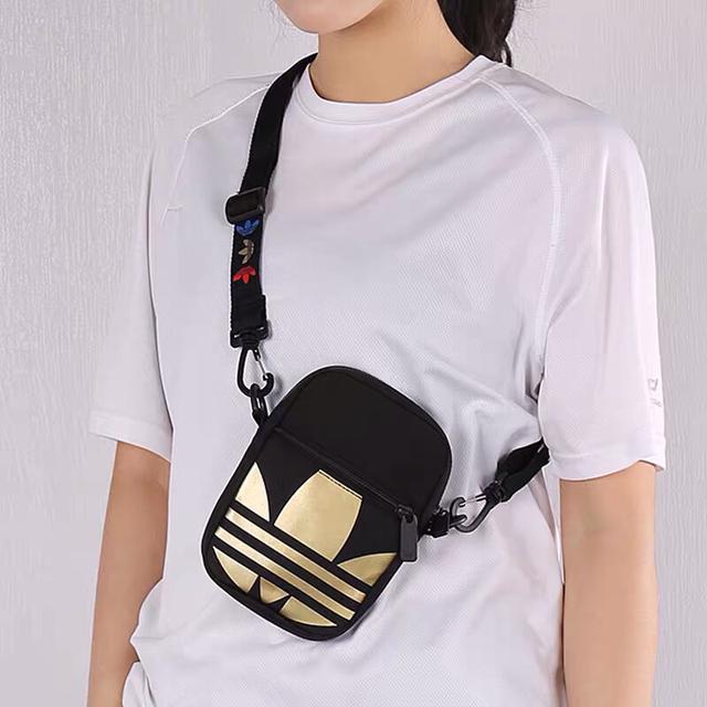 阿迪达斯Adidas三叶草 大LOGO休闲胸包腰包