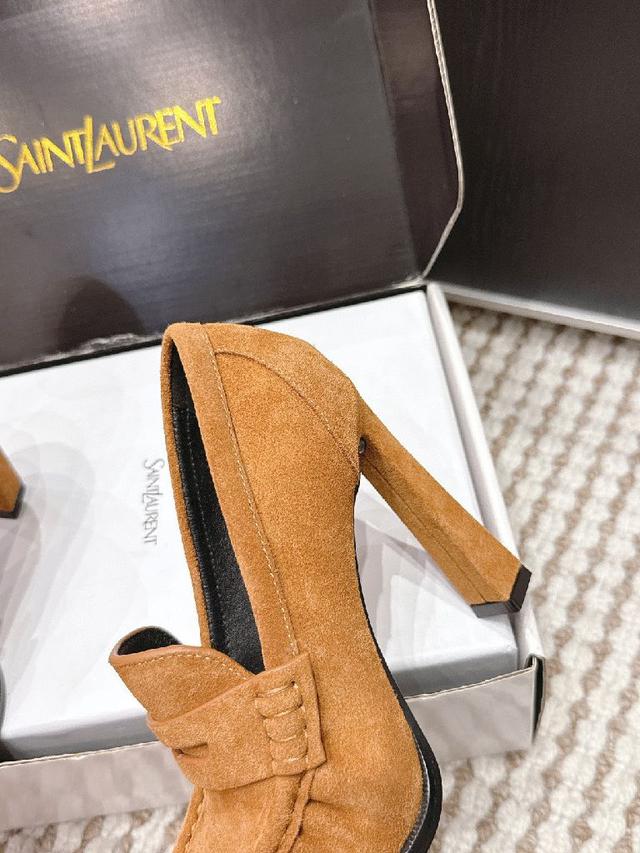 真皮大底+羊皮垫，穿着舒适不累脚，搭牛仔裤、西裤、连衣裙都很出彩，