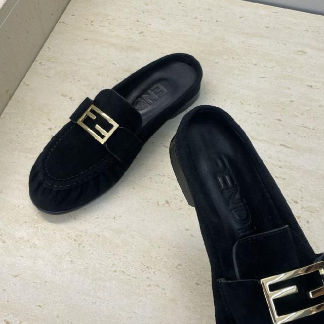 同款字母logo五金扣平底圆头拼色乐福鞋