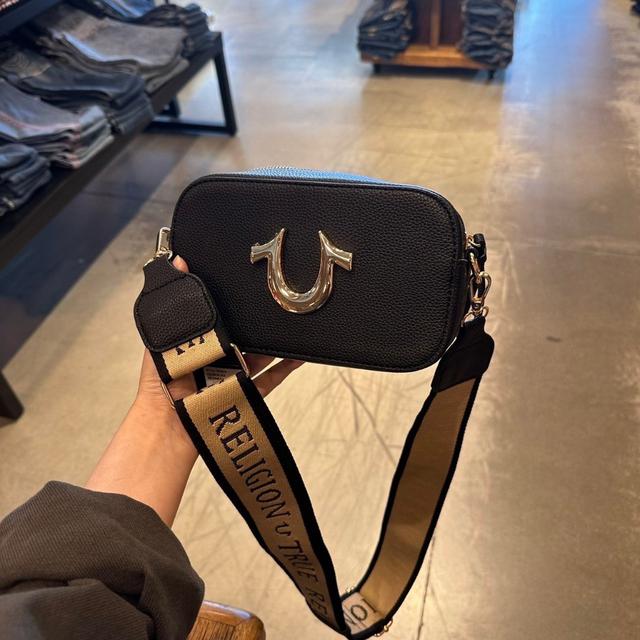 (02/27收單) us美國 True Religion 字母寬肩帶相機包