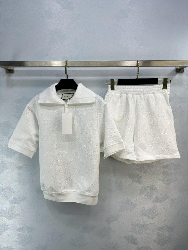 Gucc*夏季新款休闲套装 经典的刺绣元素 立体浮雕