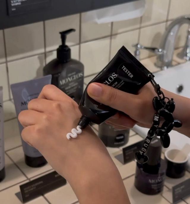 韓國小眾品牌 MONCLOS COMFORT 護手霜 30ML(含吊飾)#12/05