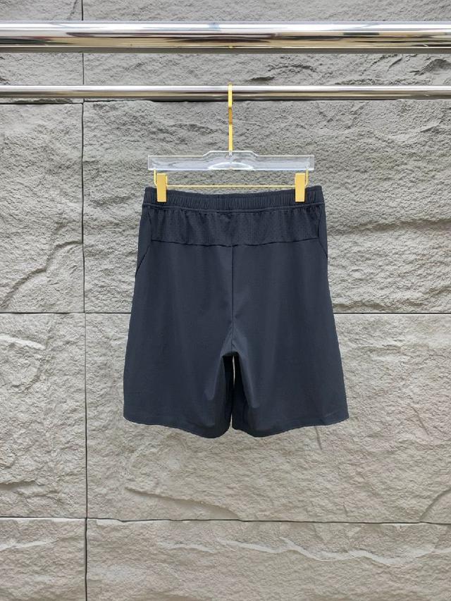男士速干薄料翻领短袖衫.独特拼色剪裁无痕压边