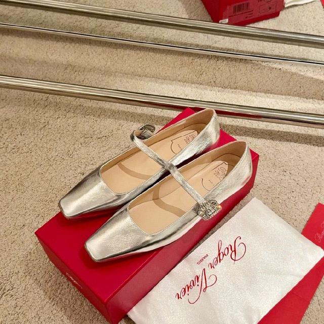 浮生巴黎 | Belle Vivier 玛丽珍 “仙女鞋”贵气逼人新款