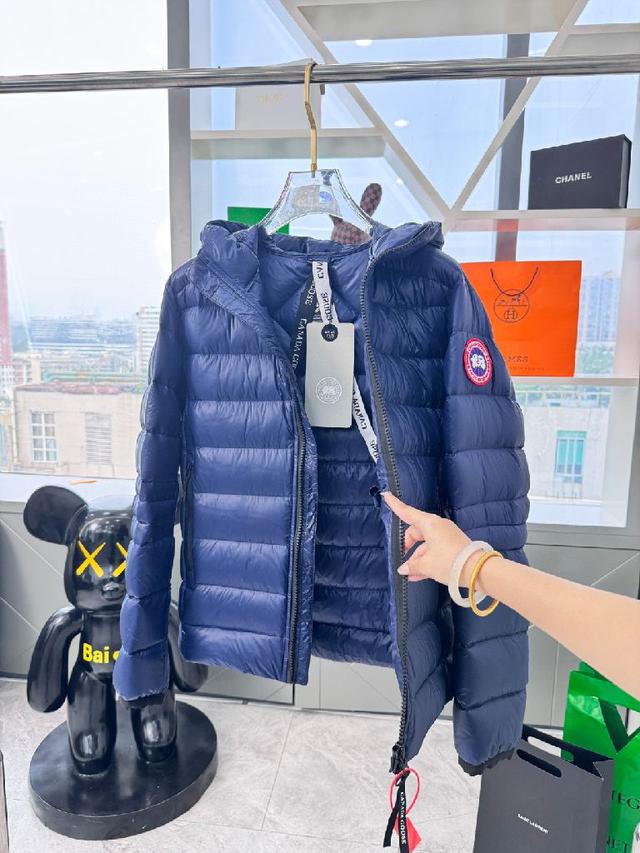 加拿大鹅  黑标 街缝Logo标  短款羽绒服/欧阳娜娜二代