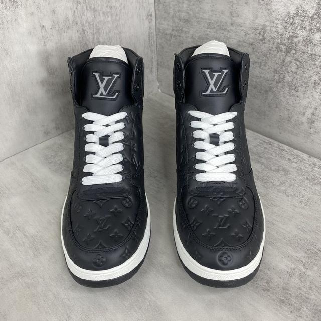 高帮运动鞋 Monogram 丹宁布取自可循环聚酯纤维