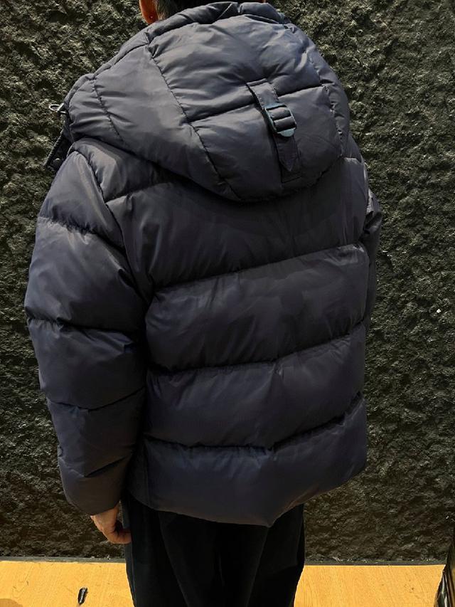 巴宝莉2025新款连帽面包服羽绒服，奢享温暖与时