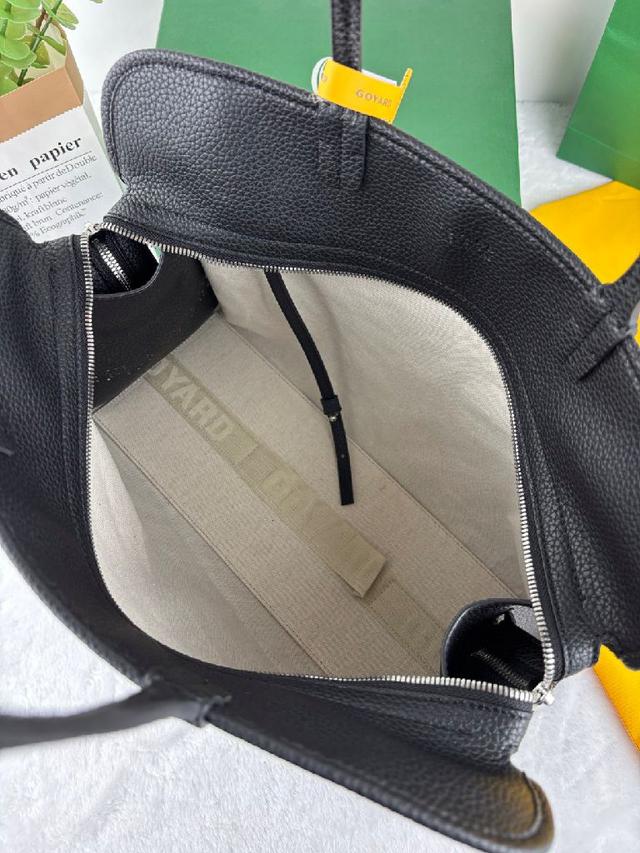 其强大的拉链系统将满足寻求轻便、灵活和安全的人们的需求。