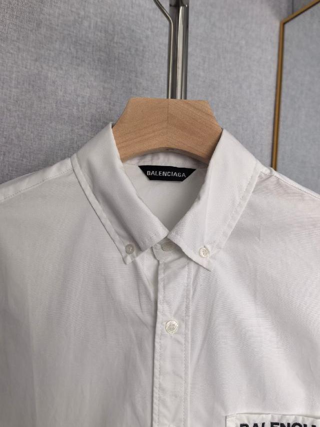 品牌元素设计理念，体现高品质。手感细腻柔软！呈现休闲裁剪