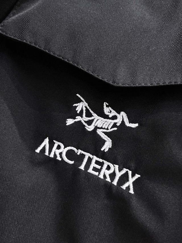 官网款2025秋冬新款羽绒服。这款号称羽绒服届最高端的，全部90绒